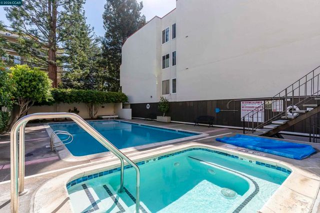 2005 Pleasant Valley Ave 103, Oakland, CA 94611