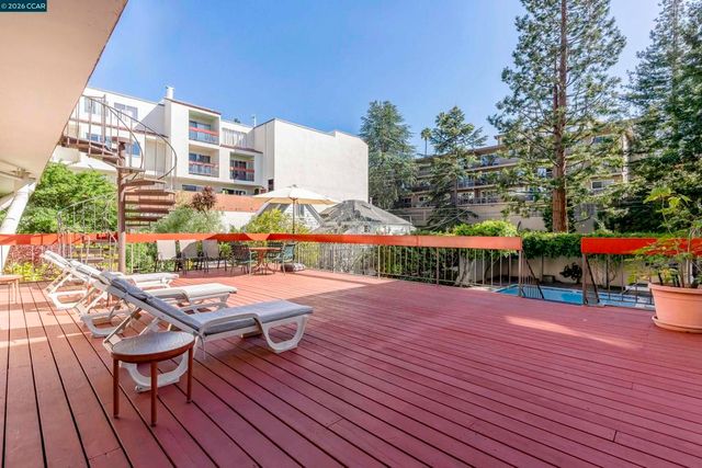 2005 Pleasant Valley Ave 103, Oakland, CA 94611