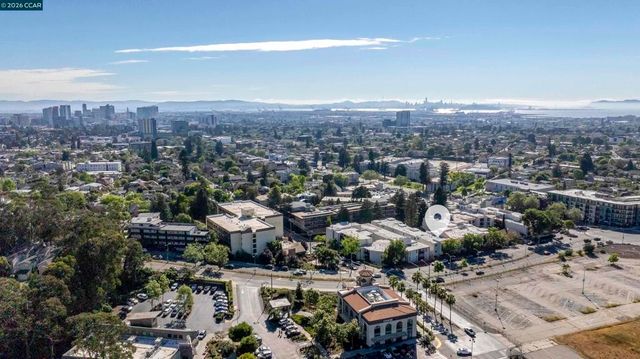 2005 Pleasant Valley Ave 103, Oakland, CA 94611