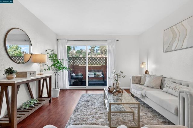 2005 Pleasant Valley Ave 103, Oakland, CA 94611