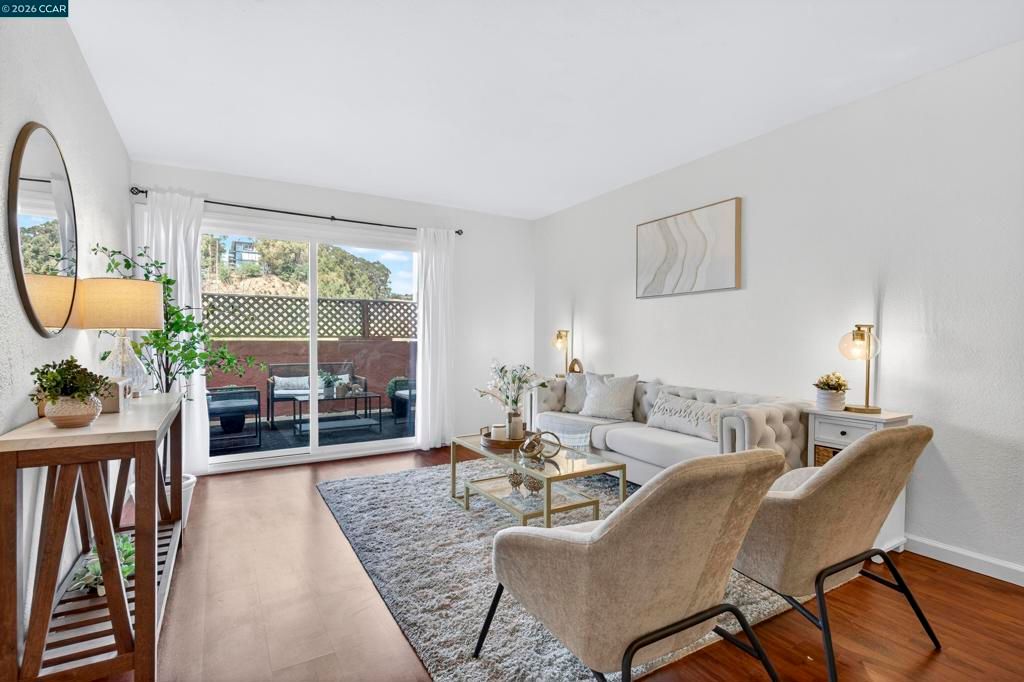 2005 Pleasant Valley Ave 103, Oakland, CA 94611