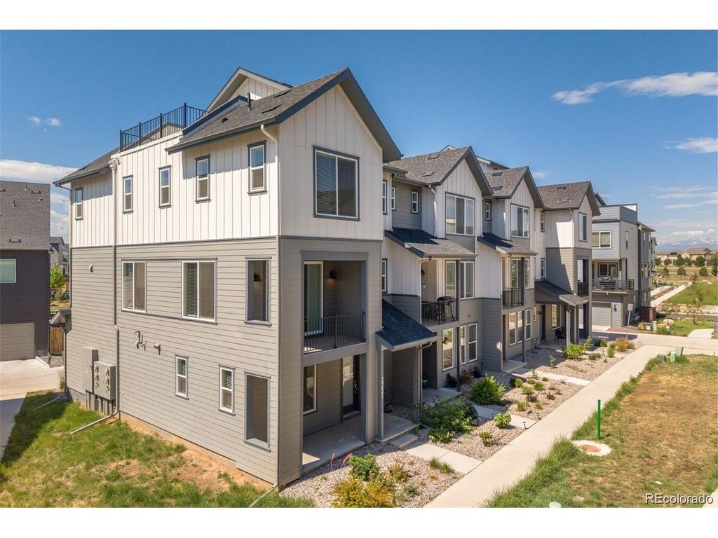 2251 W 166th Ln, Broomfield, CO 80023