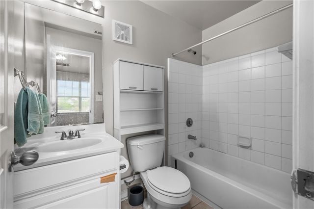 1725 Harvey Mitchell Parkway S 622, College Station, TX 77840