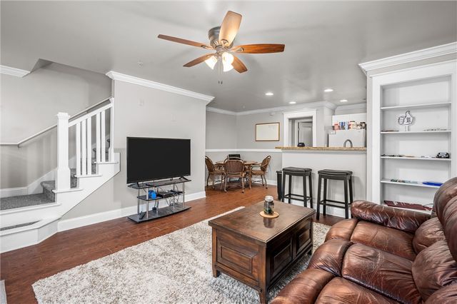 1725 Harvey Mitchell Parkway S 622, College Station, TX 77840