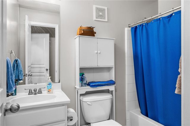 1725 Harvey Mitchell Parkway S 622, College Station, TX 77840