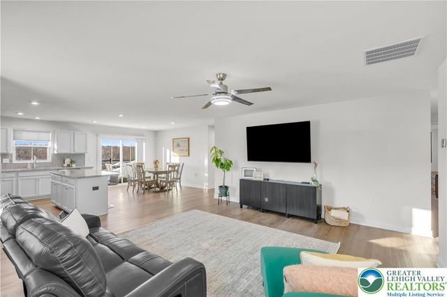 4211 Mimosa Lane, Whitehall Twp, PA 18052