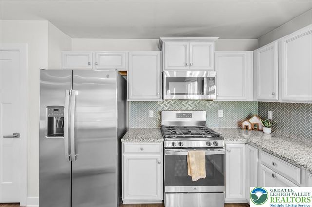 4211 Mimosa Lane, Whitehall Twp, PA 18052