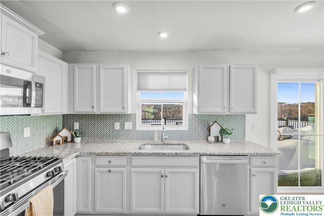 4211 Mimosa Lane, Whitehall Twp, PA 18052