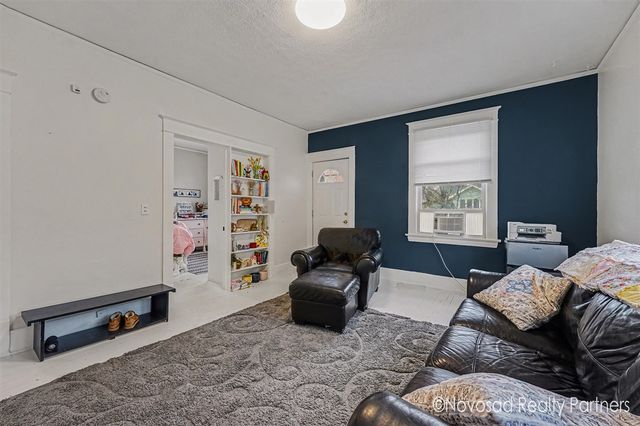 725 Crescent Street, Grand Rapids, MI 49503