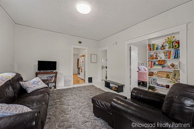 725 Crescent Street, Grand Rapids, MI 49503