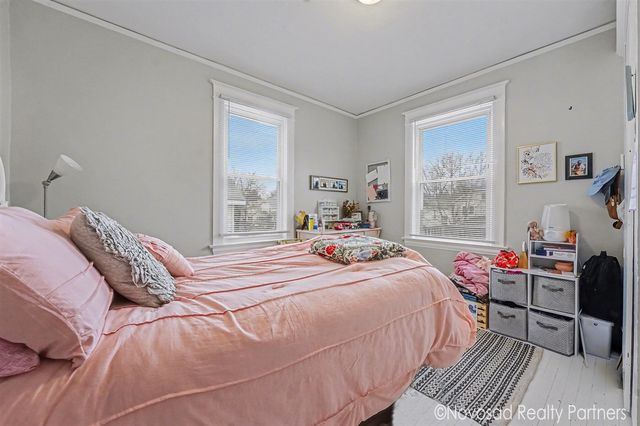 725 Crescent Street, Grand Rapids, MI 49503