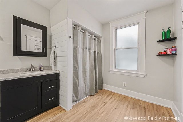 725 Crescent Street, Grand Rapids, MI 49503