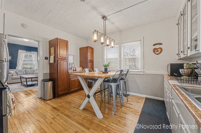 725 Crescent Street, Grand Rapids, MI 49503