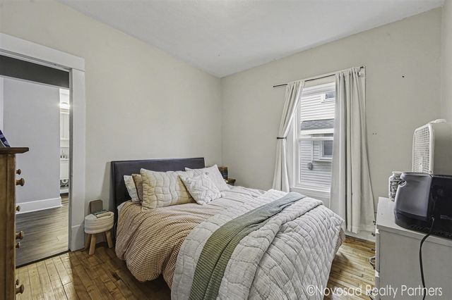 725 Crescent Street, Grand Rapids, MI 49503