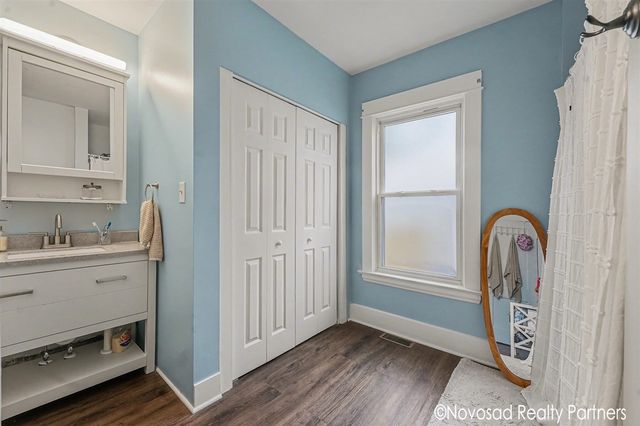 725 Crescent Street, Grand Rapids, MI 49503