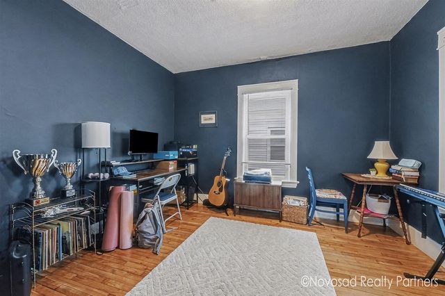 725 Crescent Street, Grand Rapids, MI 49503