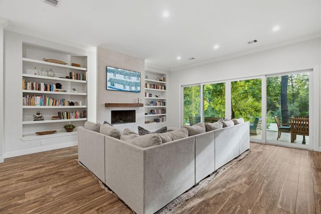 25103 W Tara Plantation Drive, Tomball, TX 77375