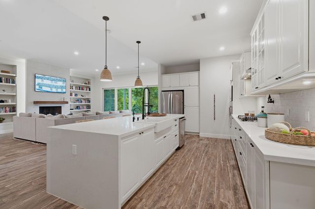 25103 W Tara Plantation Drive, Tomball, TX 77375