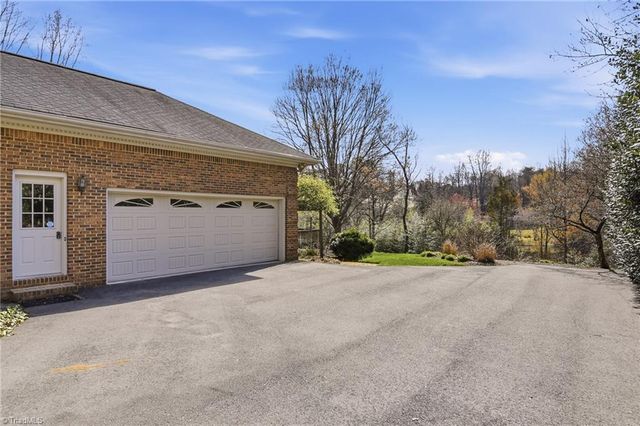 5012 Knob View Trail, Winston-salem, NC 27104