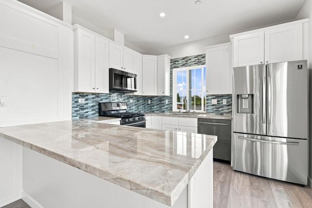 2973 Fair Oaks Avenue, Redwood City, CA 94063
