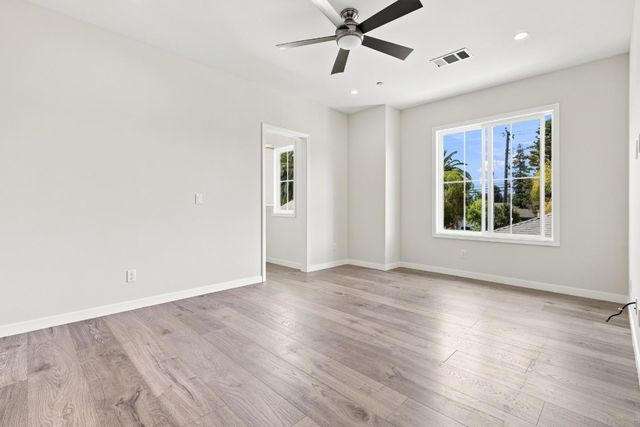 2973 Fair Oaks Avenue, Redwood City, CA 94063