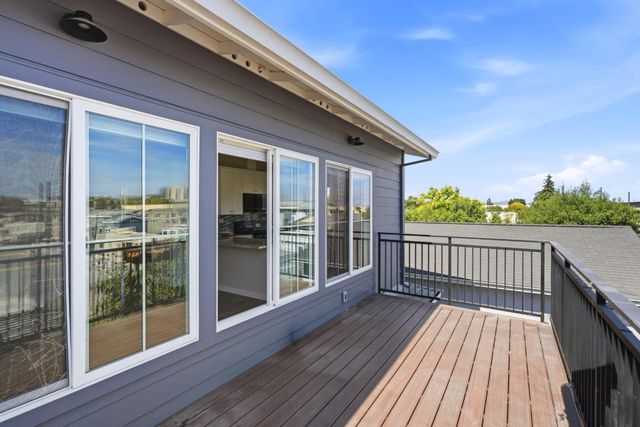 2973 Fair Oaks Avenue, Redwood City, CA 94063