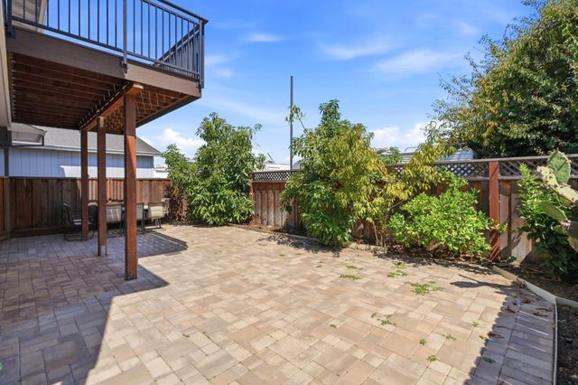 2973 Fair Oaks Avenue, Redwood City, CA 94063