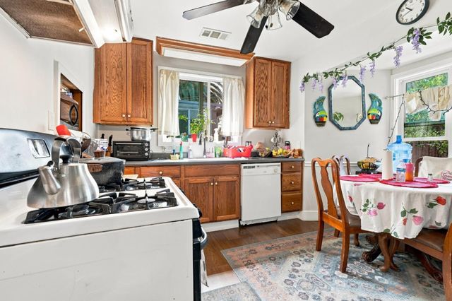 2973 Fair Oaks Avenue, Redwood City, CA 94063