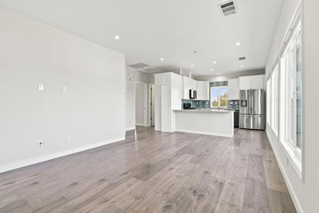 2973 Fair Oaks Avenue, Redwood City, CA 94063