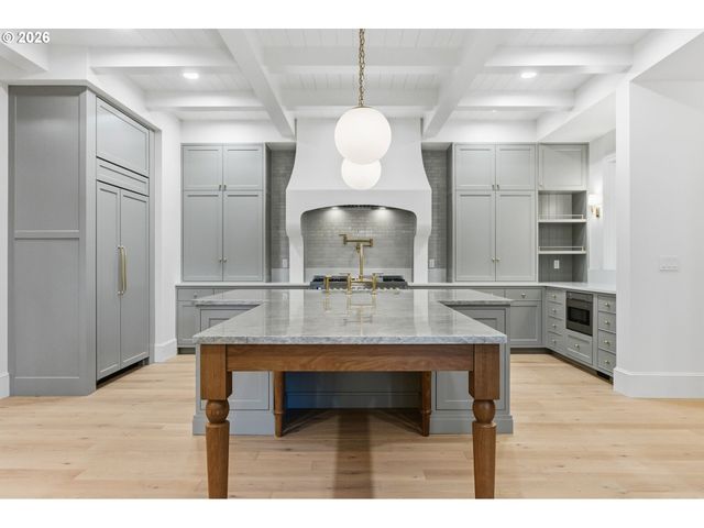 1415 S MILITARY Rd, Portland, OR 97219