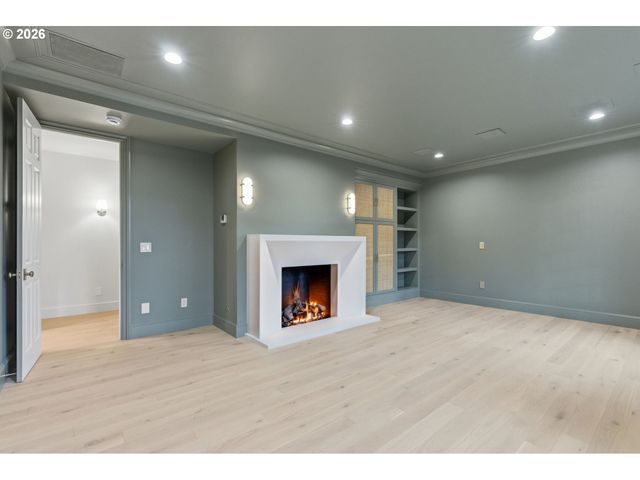 1415 S MILITARY Rd, Portland, OR 97219