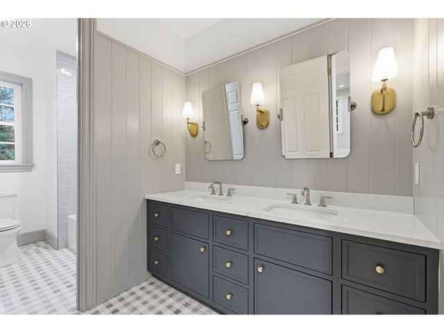 1415 S MILITARY Rd, Portland, OR 97219