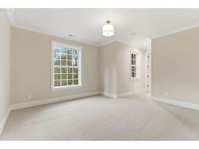 1415 S MILITARY Rd, Portland, OR 97219