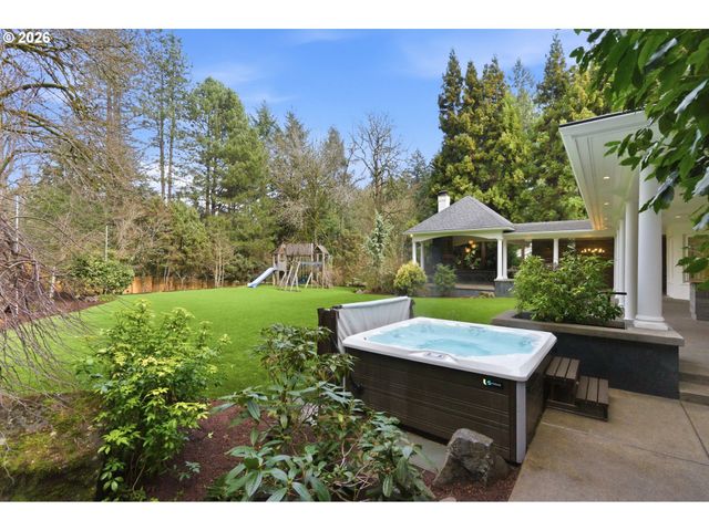 1415 S MILITARY Rd, Portland, OR 97219