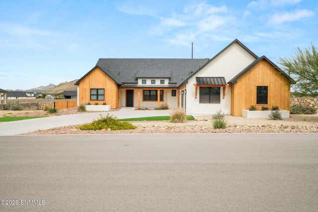 3291 Colina Court, Las Cruces, NM 88012