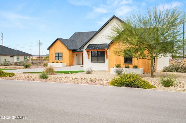3291 Colina Court, Las Cruces, NM 88012