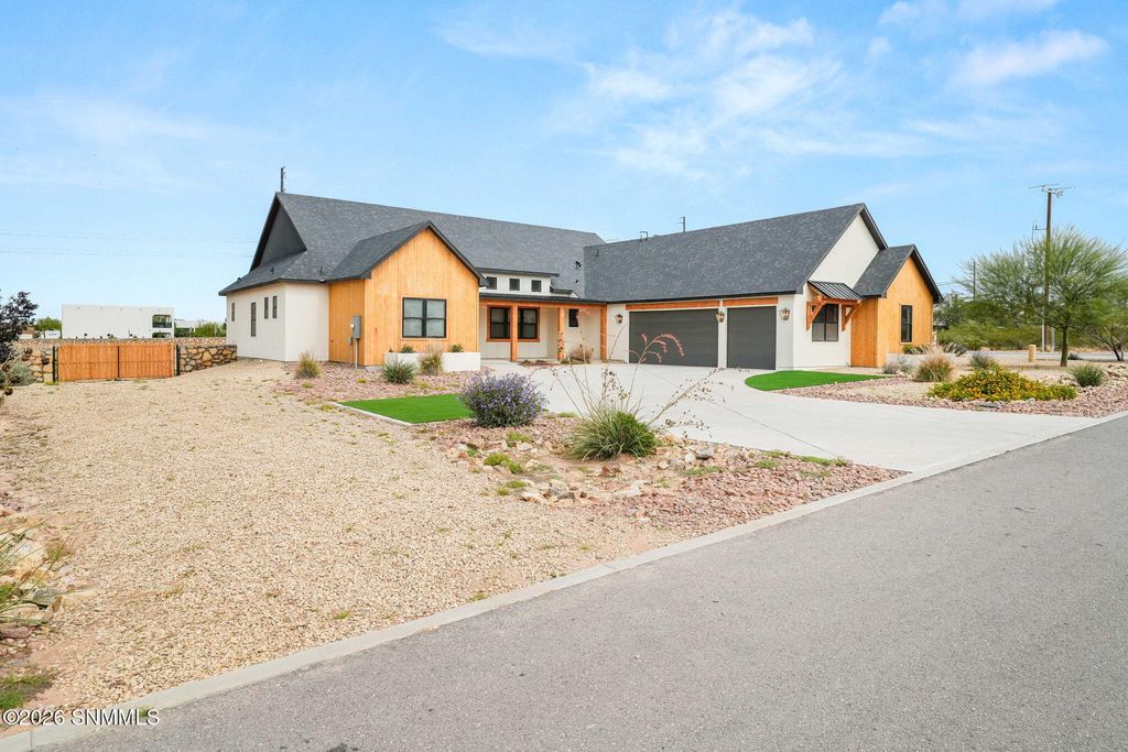 3291 Colina Court, Las Cruces, NM 88012