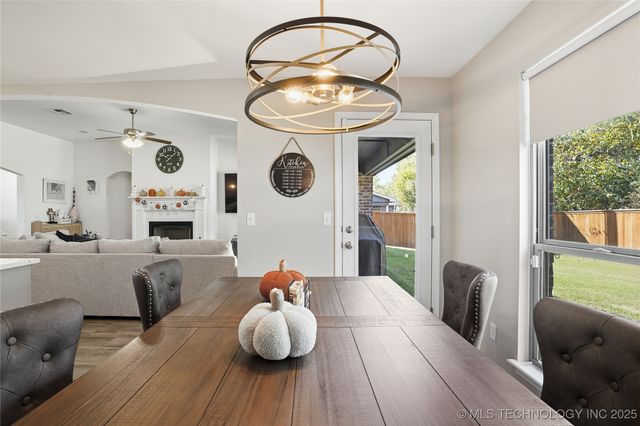3610 S 12th Place, Broken Arrow, OK 74011