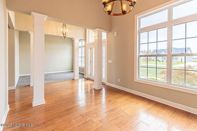 25231 John F Mccarthy Way, Perrysburg, OH 43551