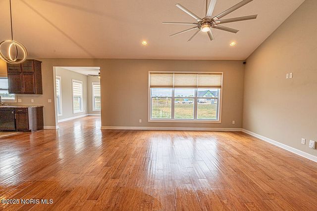 25231 John F Mccarthy Way, Perrysburg, OH 43551