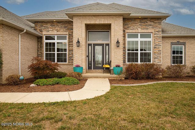 25231 John F Mccarthy Way, Perrysburg, OH 43551