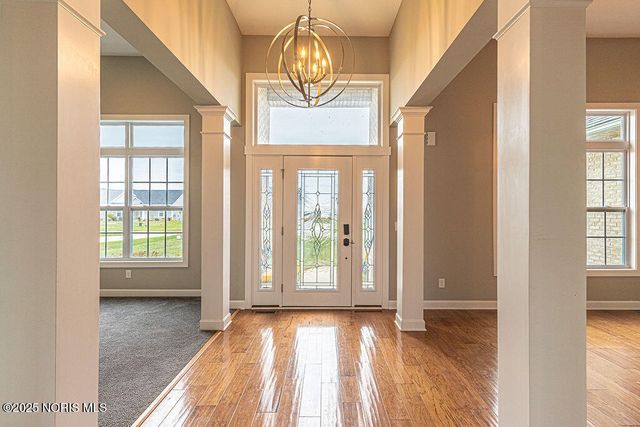 25231 John F Mccarthy Way, Perrysburg, OH 43551