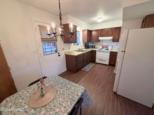 6640 W Drexel Road, Tucson, AZ 85757