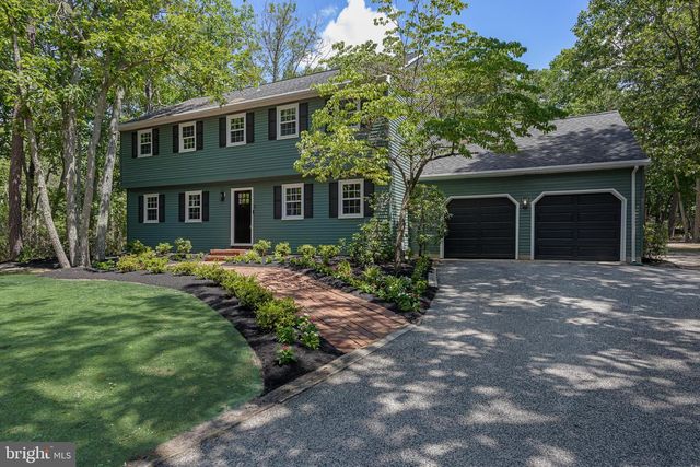 2 WOODS EDGE CT, Medford, NJ 08055