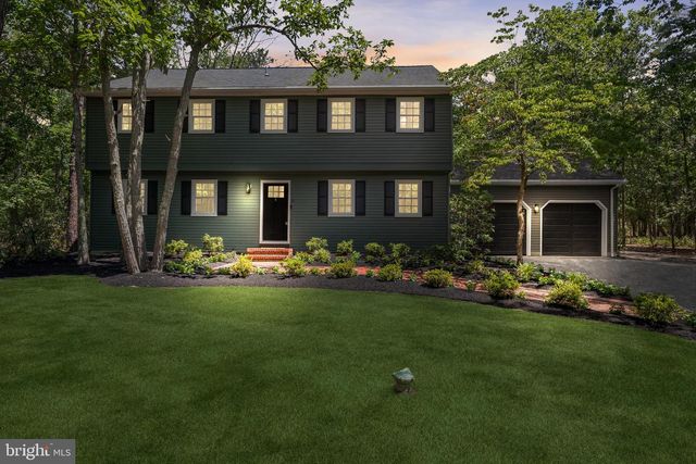 2 WOODS EDGE CT, Medford, NJ 08055