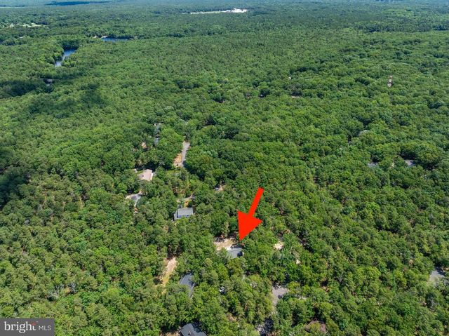 2 WOODS EDGE CT, Medford, NJ 08055