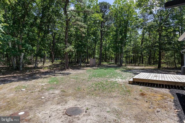 2 WOODS EDGE CT, Medford, NJ 08055