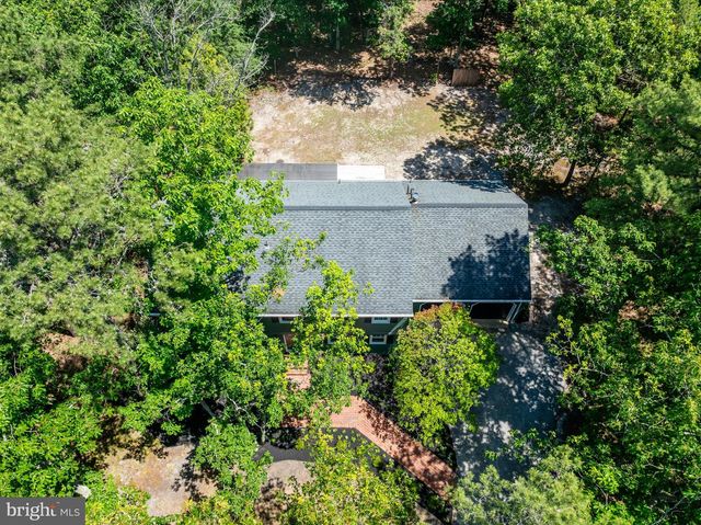 2 WOODS EDGE CT, Medford, NJ 08055
