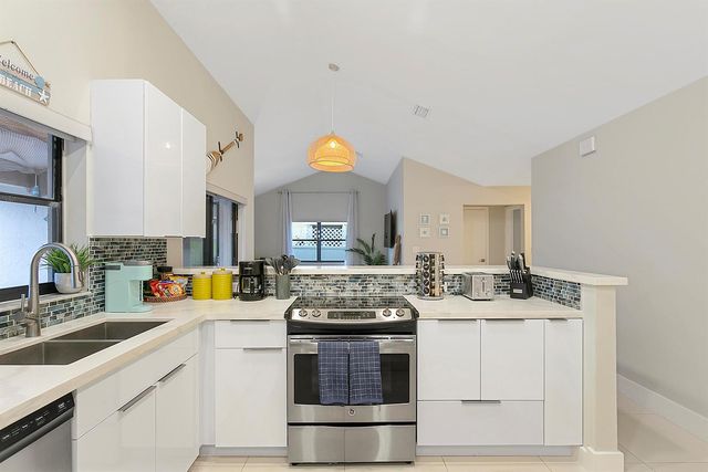 231 SE 8th Street, Dania Beach, FL 33004