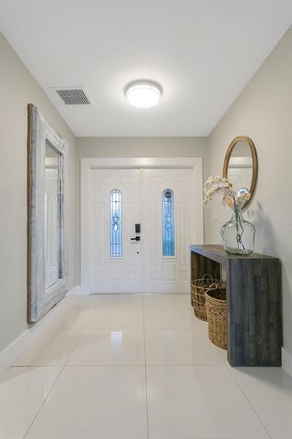 231 SE 8th Street, Dania Beach, FL 33004